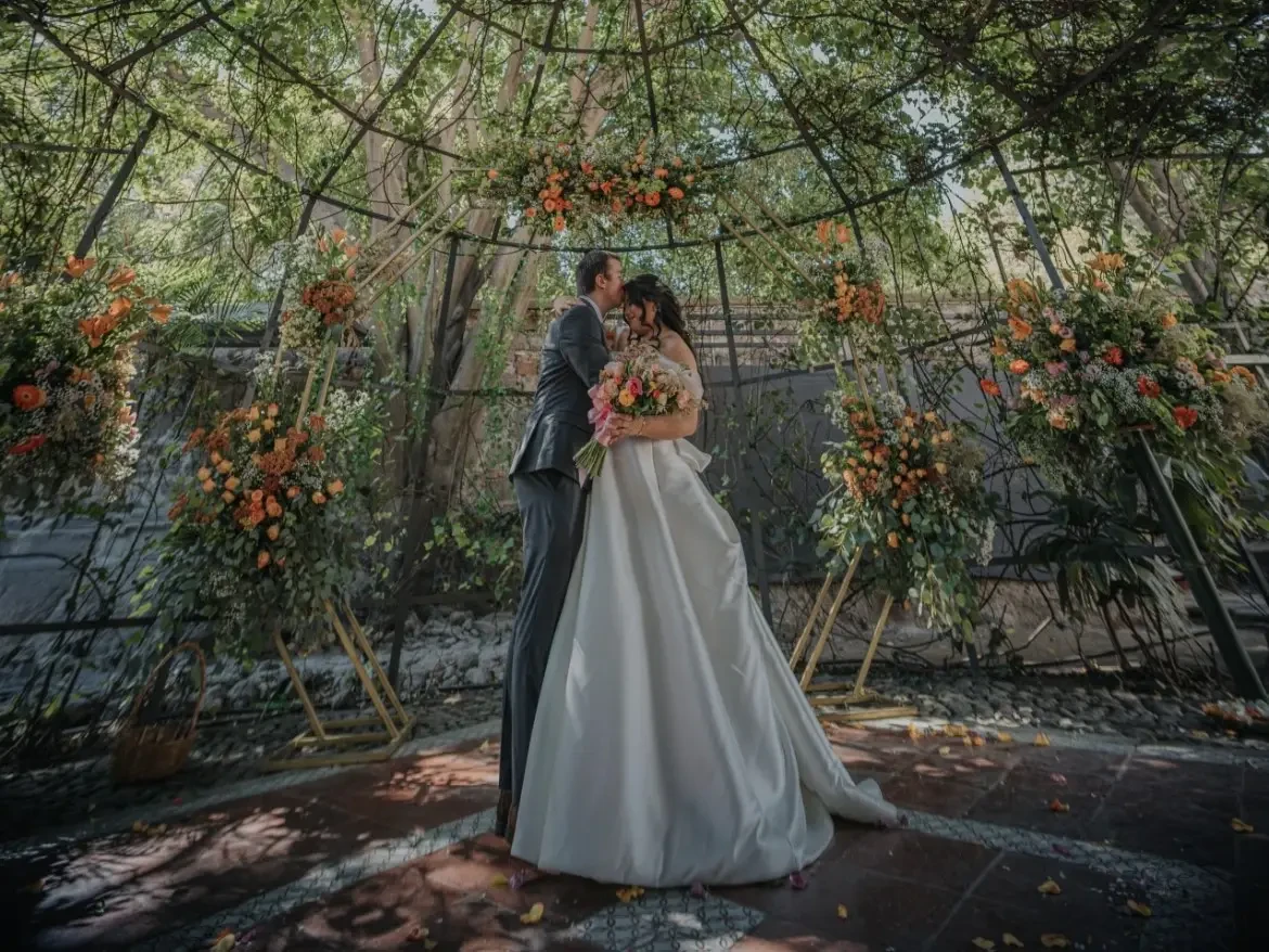 Brenda & Jamie. Desktop Image